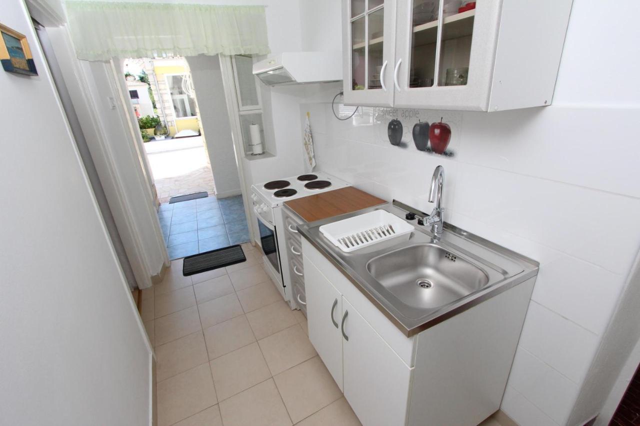 Apartments Knezovic Ρόβινι Εξωτερικό φωτογραφία