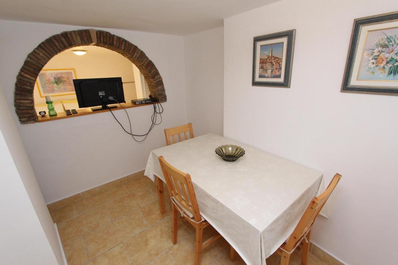 Apartments Knezovic Ρόβινι Εξωτερικό φωτογραφία