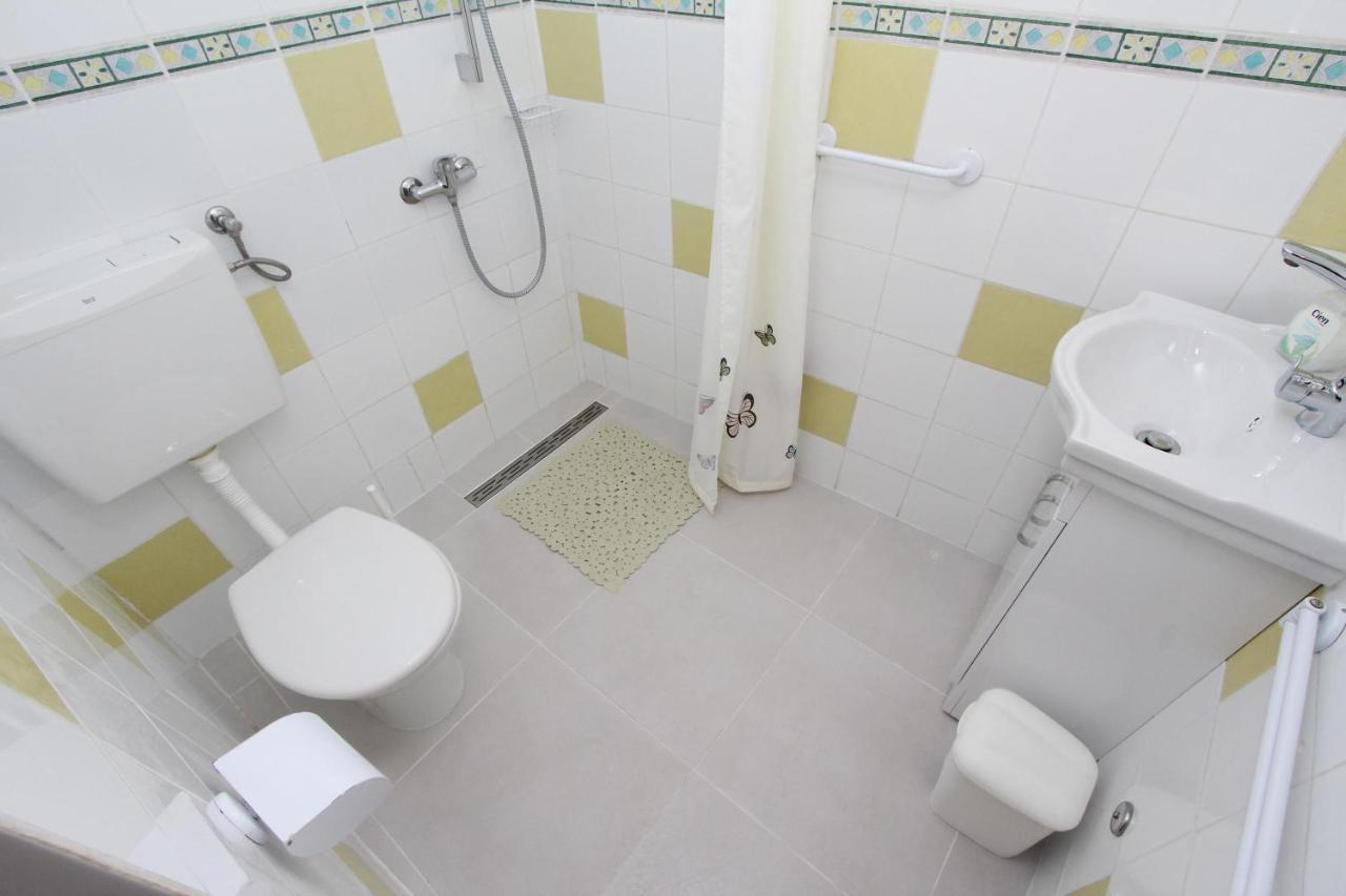 Apartments Knezovic Ρόβινι Εξωτερικό φωτογραφία