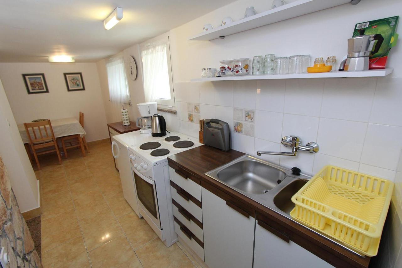Apartments Knezovic Ρόβινι Εξωτερικό φωτογραφία