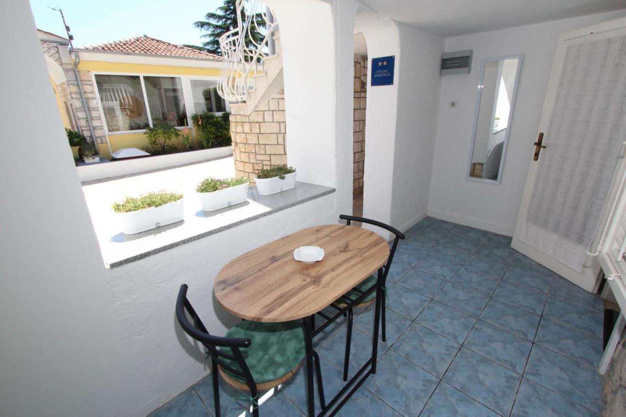 Apartments Knezovic Ρόβινι Εξωτερικό φωτογραφία